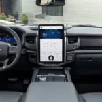 السيارة من الداخل