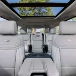 السيارة من الداخل