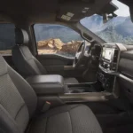 مقاعد قماش او جلد