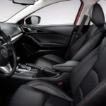 السيارة من الداخل