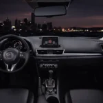 السيارة من الداخل