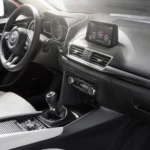 تجهيزات السيارة من الداخل