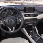 السيارة من الداخل