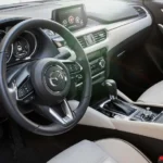 السيارة من الداخل