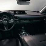 السيارة من الداخل