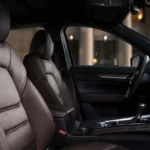 مقاعد من الجلد