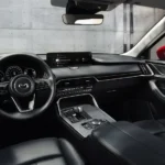 السيارة من الداخل