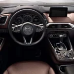 السيارة من الداخل