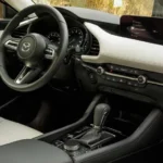 السيارة من الداخل