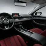 السيارة من الداخل